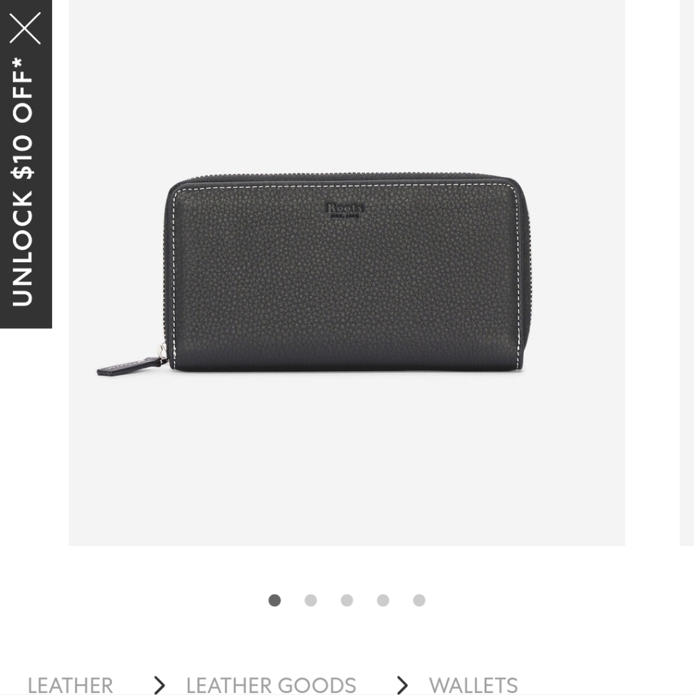 ROOTS Brown Leather Accordion Wallet
